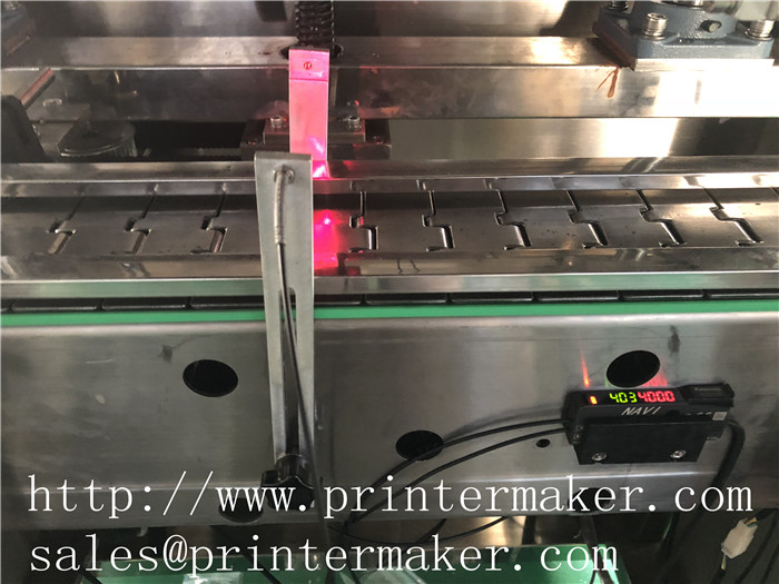 Linear High Speed Trapping Label Machine